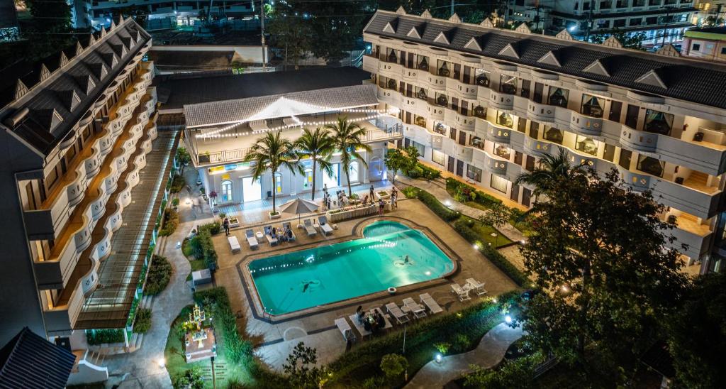 Blue Carina Hotel Phuket - Resim 35