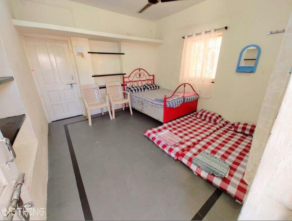 Shriguru Guest House Akkalkot - Standard King Room