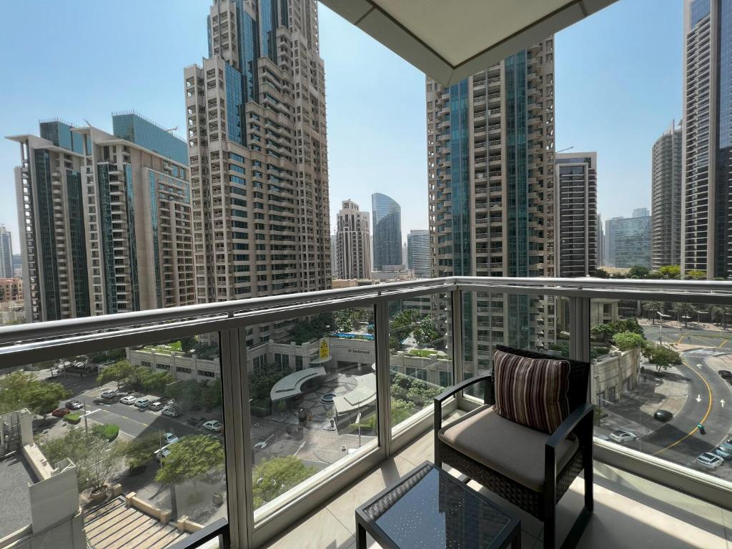 
1 Bedroom, Balcony King, Downtown View, Smoking, Complimentary Transfer to Kite Beach, Dubai Mall and Metro Station

