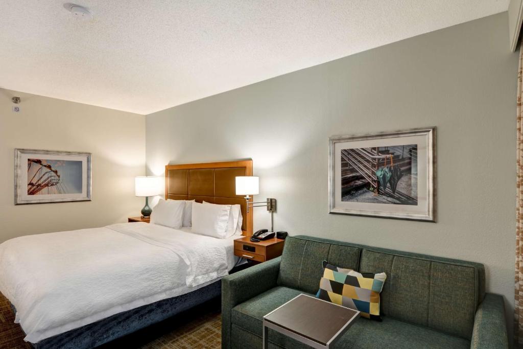 Hampton Inn State College photo