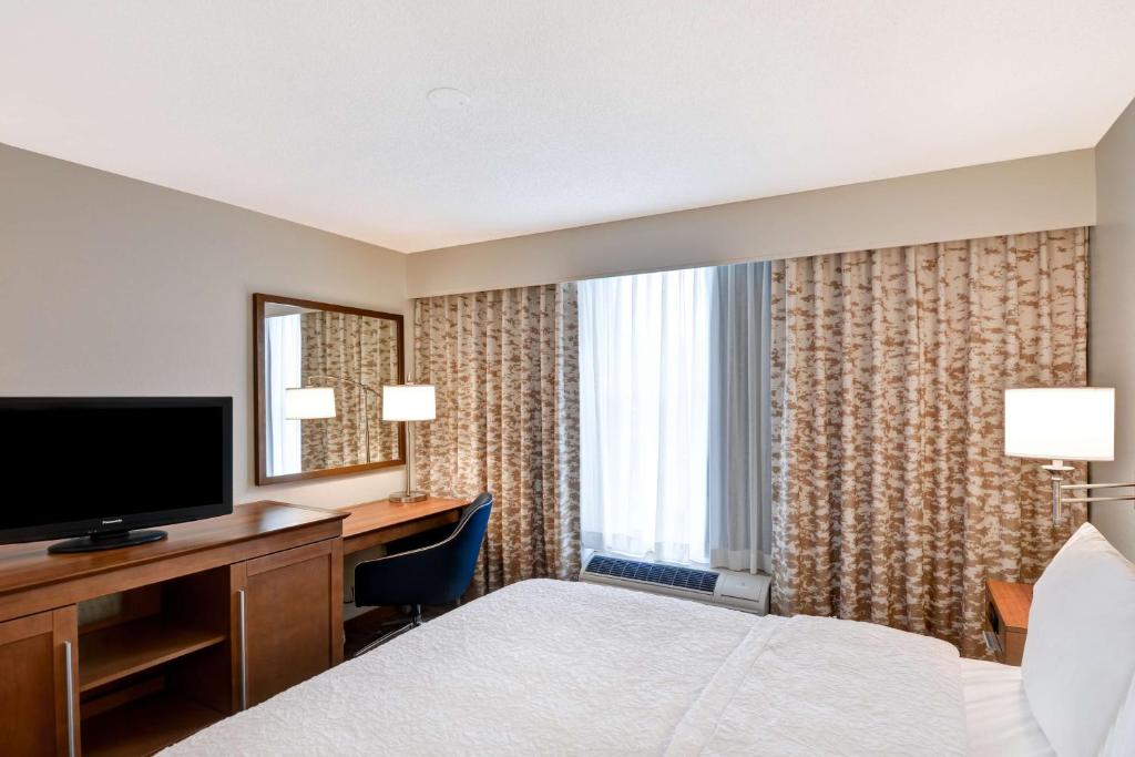 Hampton Inn State College photo