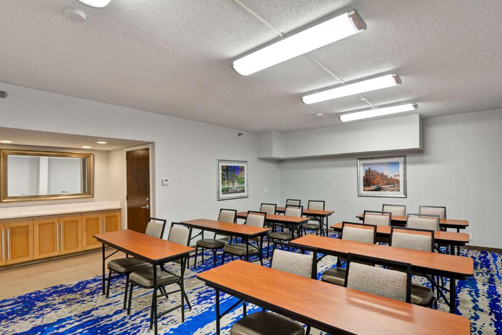 Hampton Inn State College photo