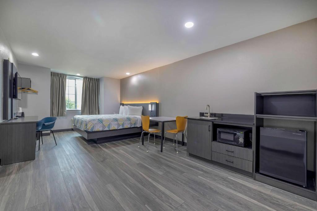 Motel 6-Fort Worth, TX - Burleson photo