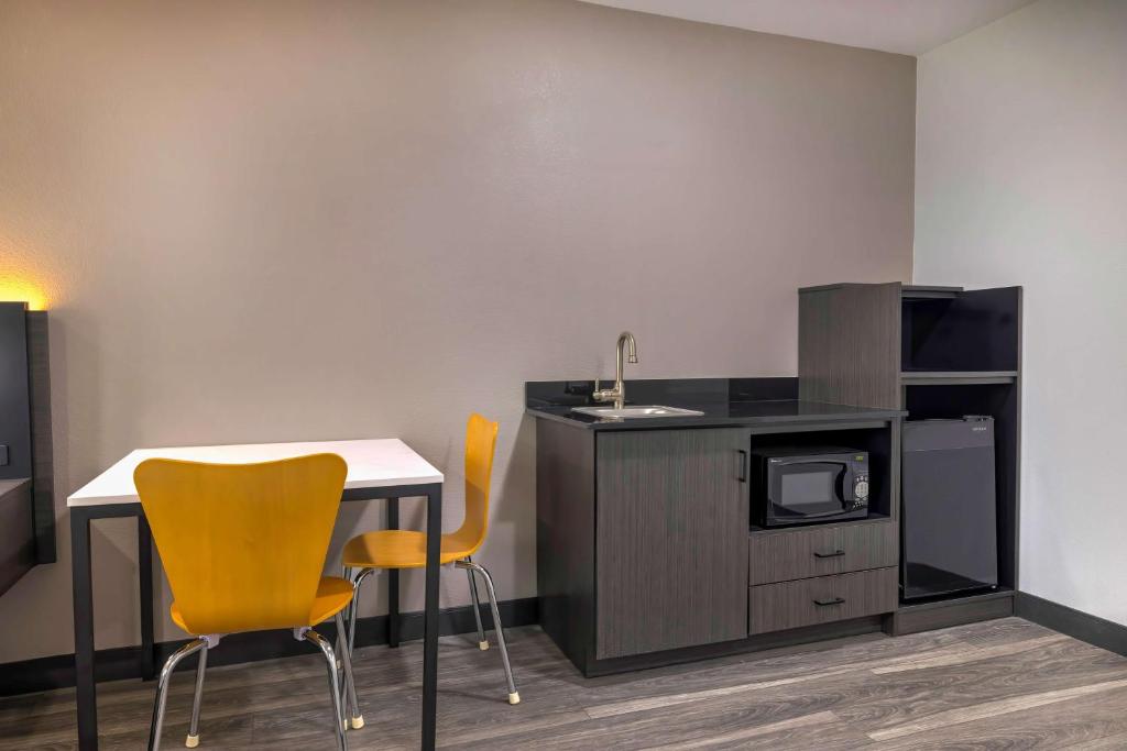 Motel 6-Fort Worth, TX - Burleson photo