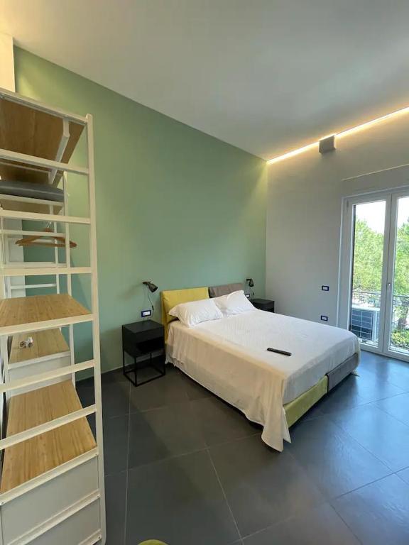 B&B Un Passo Dal Treno Piazza Vittorio Veneto 36-Salerno Station - 11