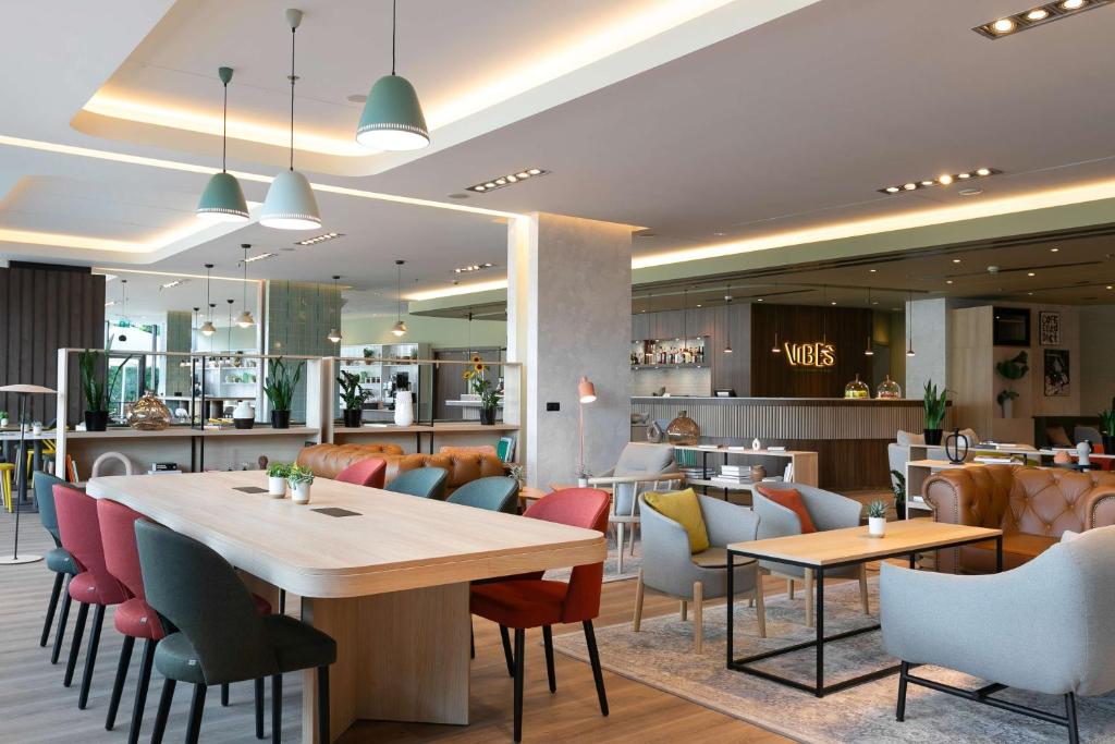 Reštaurácia alebo iné gastronomické zariadenie v ubytovaní Park Inn by Radisson Krakow