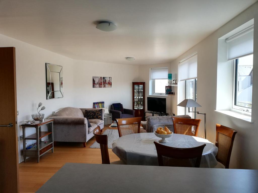 Apartment in Newbury Parkway Centre, Newbury (updated prices 2024)