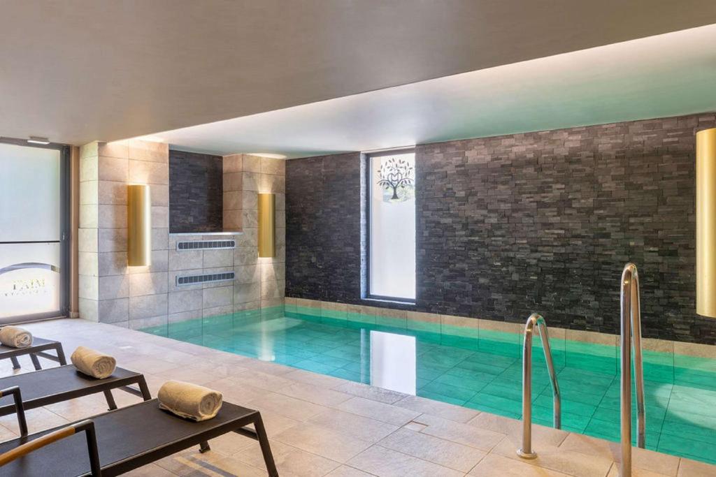 Bazén v ubytování Aiden by Best Western T'aim Hotel nebo v jeho okolí