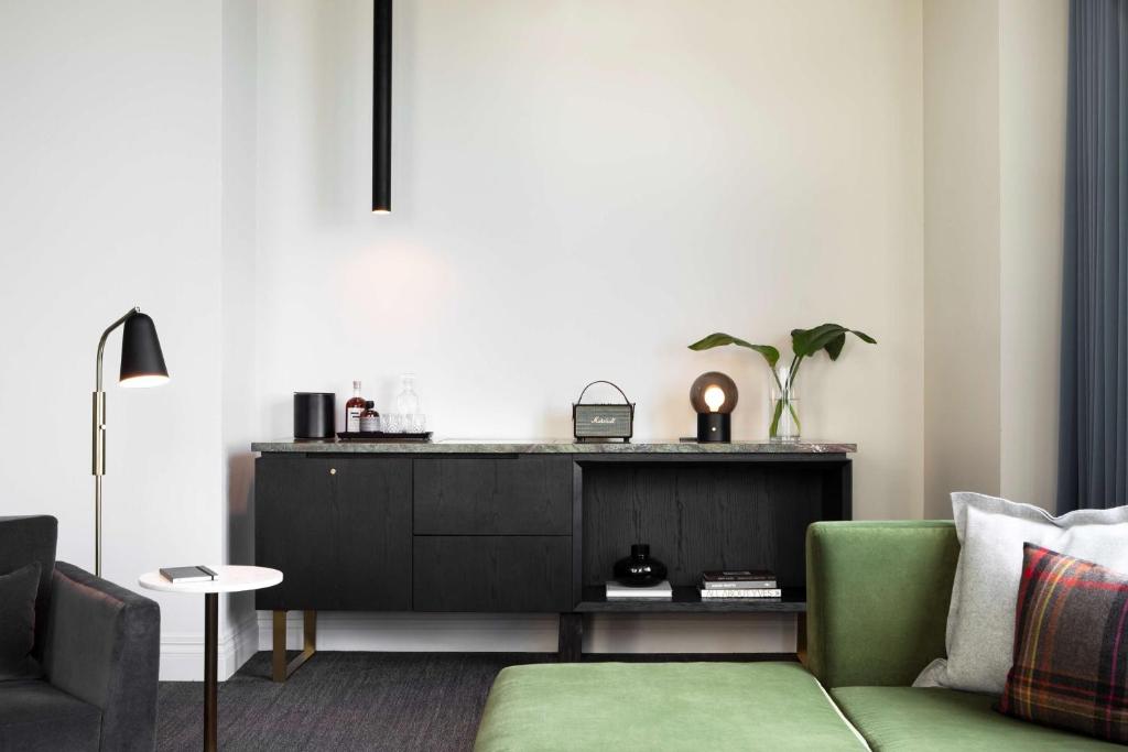 The Alexis Royal Sonesta Hotel Seattle - Suite King