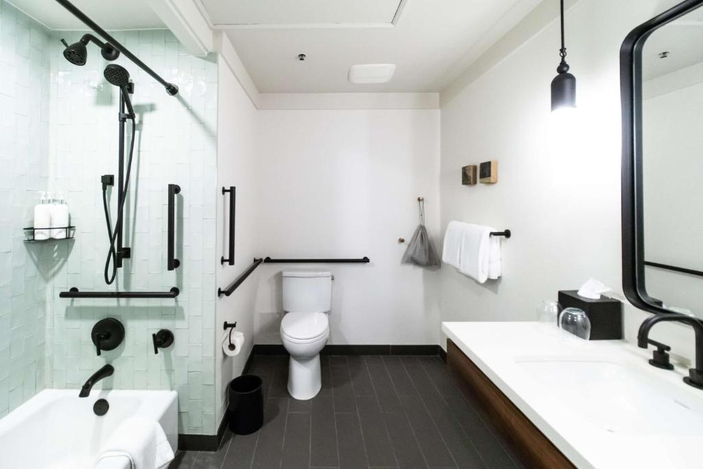 The Alexis Royal Sonesta Hotel Seattle photo