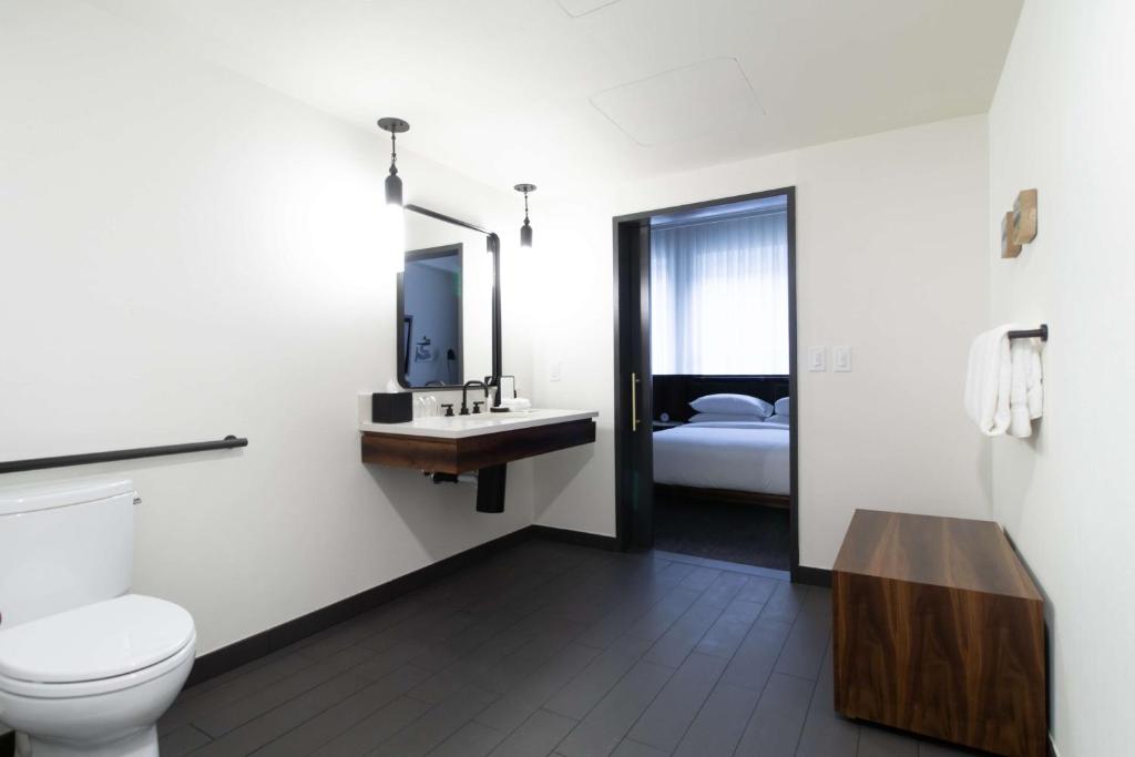 The Alexis Royal Sonesta Hotel Seattle - 