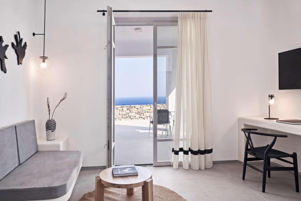 Radisson Blu Euphoria Resort, Mykonos - 10