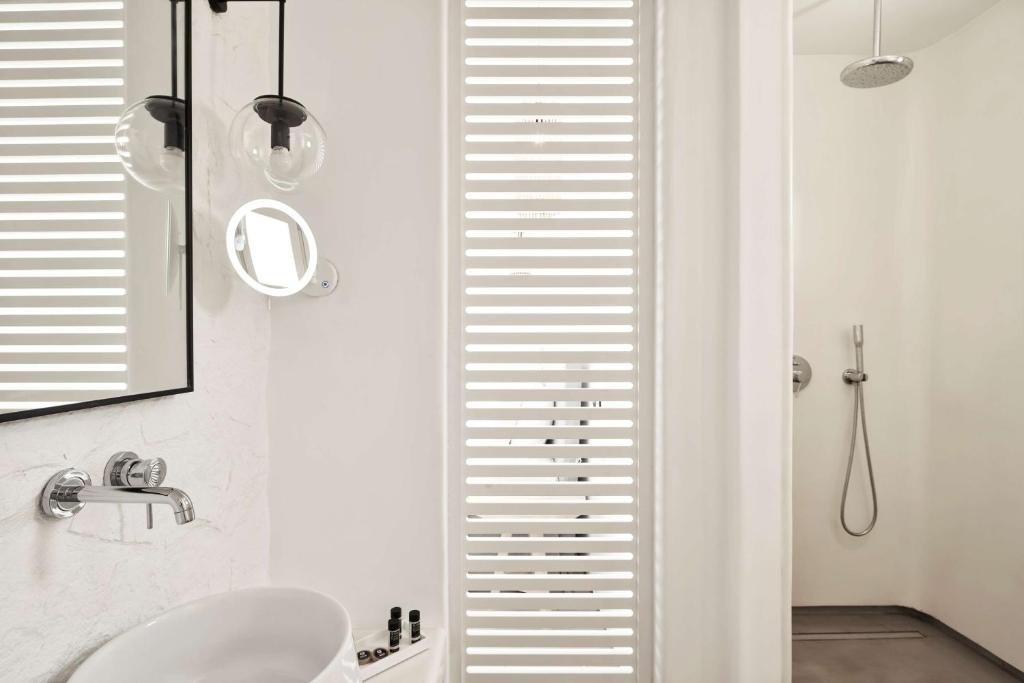 Radisson Blu Euphoria Resort, Mykonos - 9