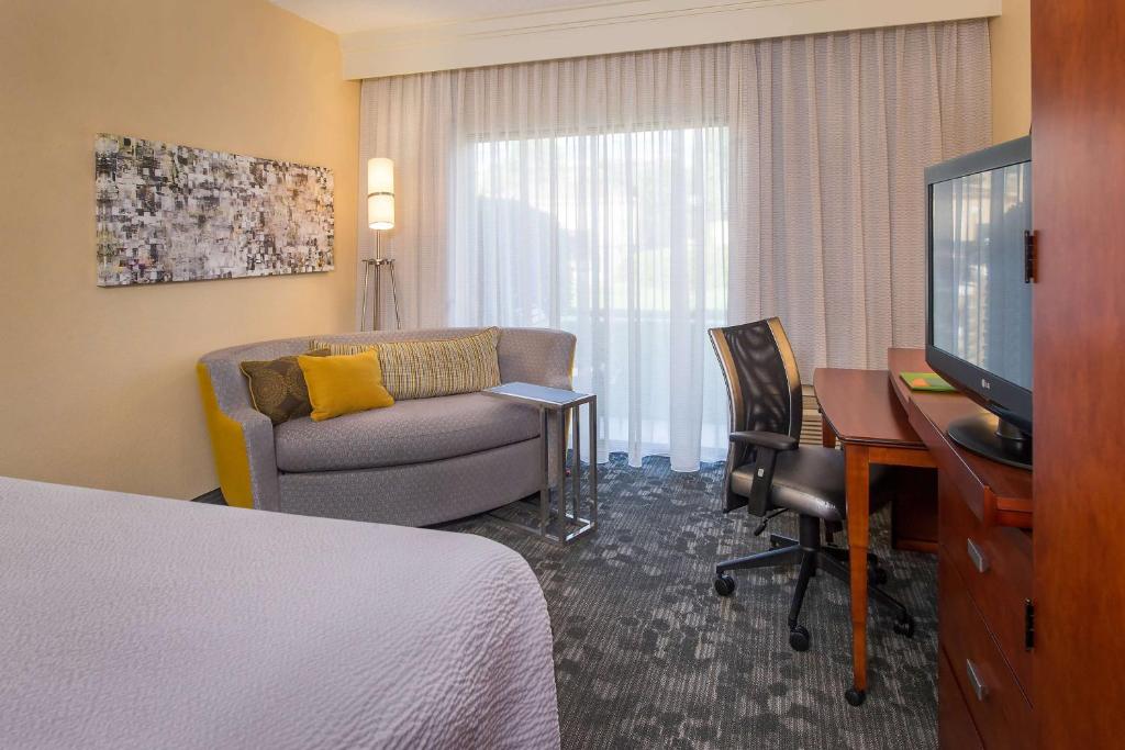 Sonesta Select Charlotte University Research Park photo