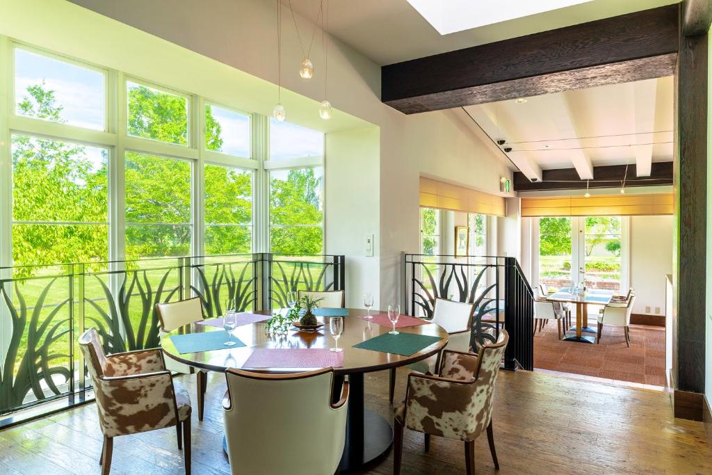 Posezení v ubytování Satoyama Auberge & Hot Spring Wellness Spa Sakuragaike Kurgarden