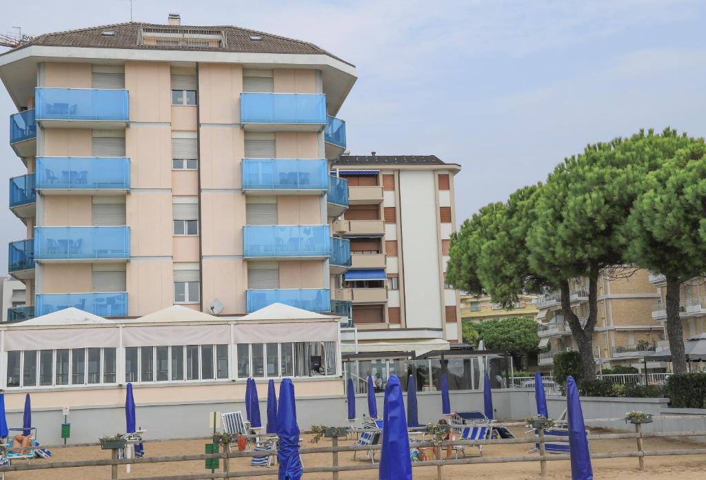 Budynek, w którym mieści się hotel