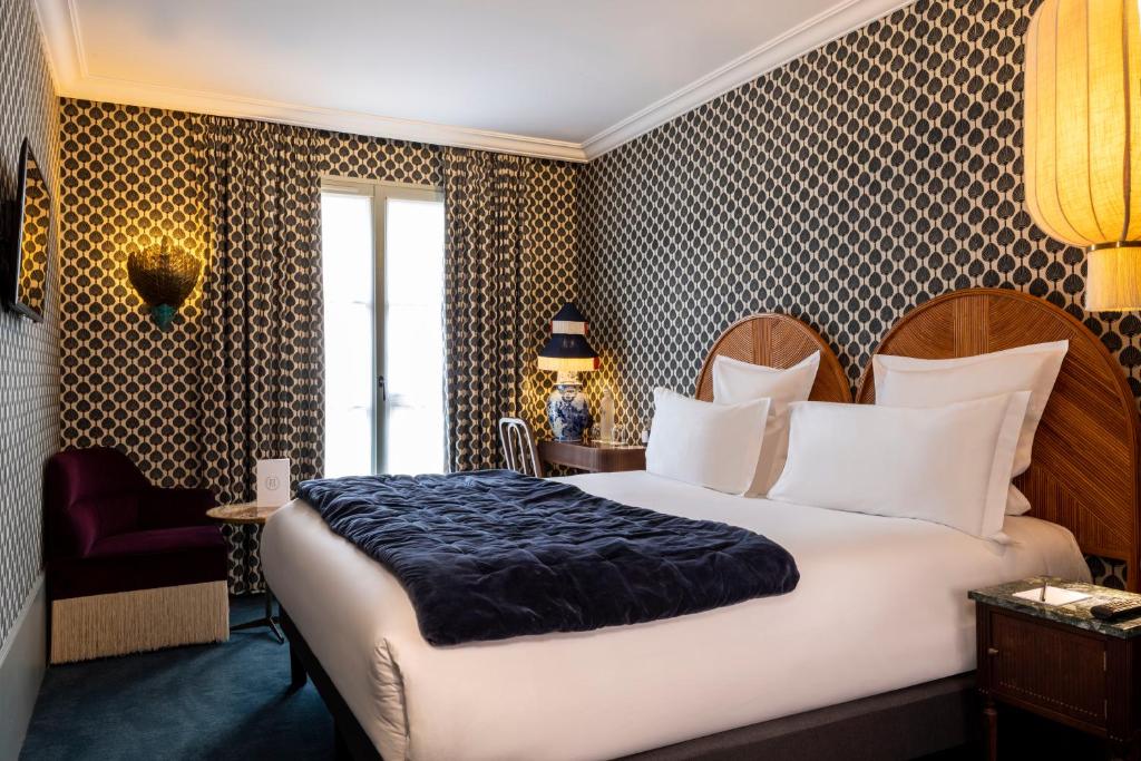 
Classic Double Room with pool access
