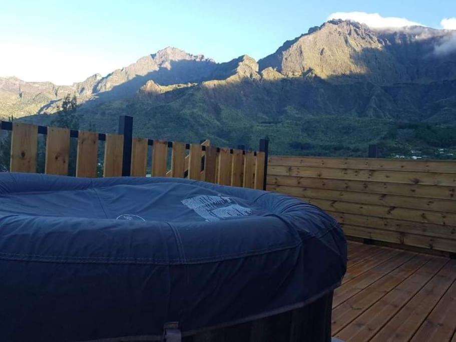 Nespecifikovaný výhled na hory nebo výhled na hory při pohledu z apartmánu