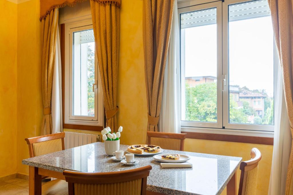Jídlo v hotelu nebo okolí