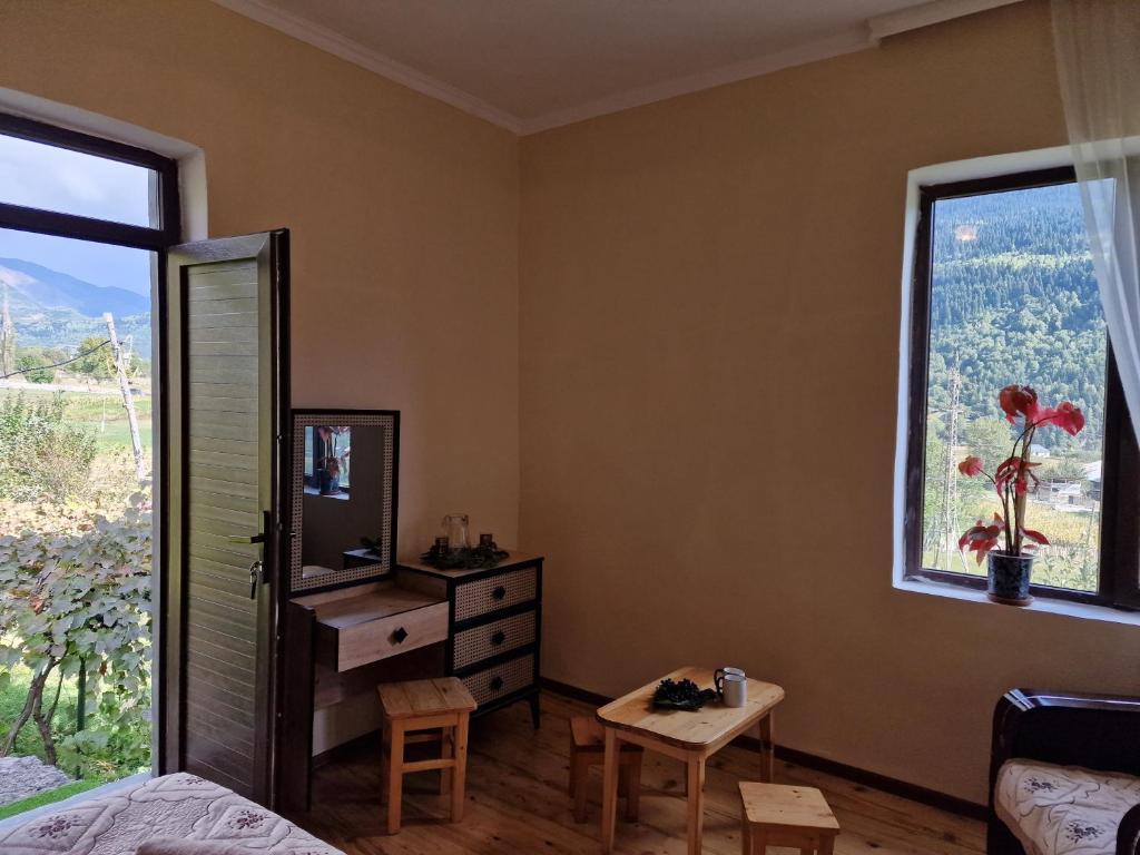 TV a/nebo společenská místnost v ubytování Bela's Guesthouse