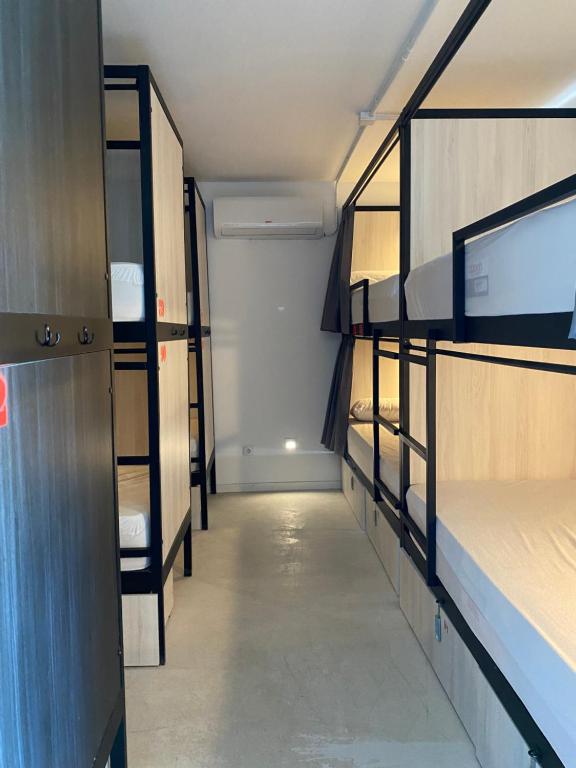 Posteľ alebo postele v izbe v ubytovaní We Street Hostel - El Arenal-Albergue Turístico