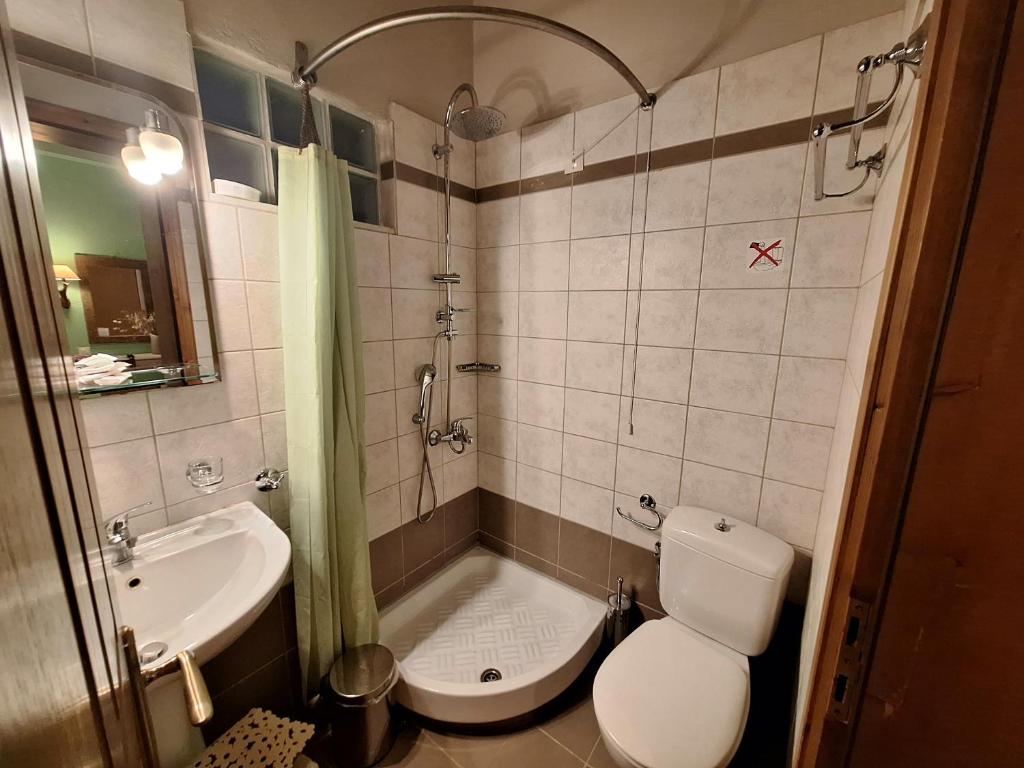 Kúpeľňa v ubytovaní Skourgias Rooms