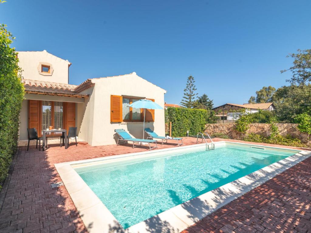 Villa con piscina y casa en Holiday Home Romeo by Interhome, en Budoni