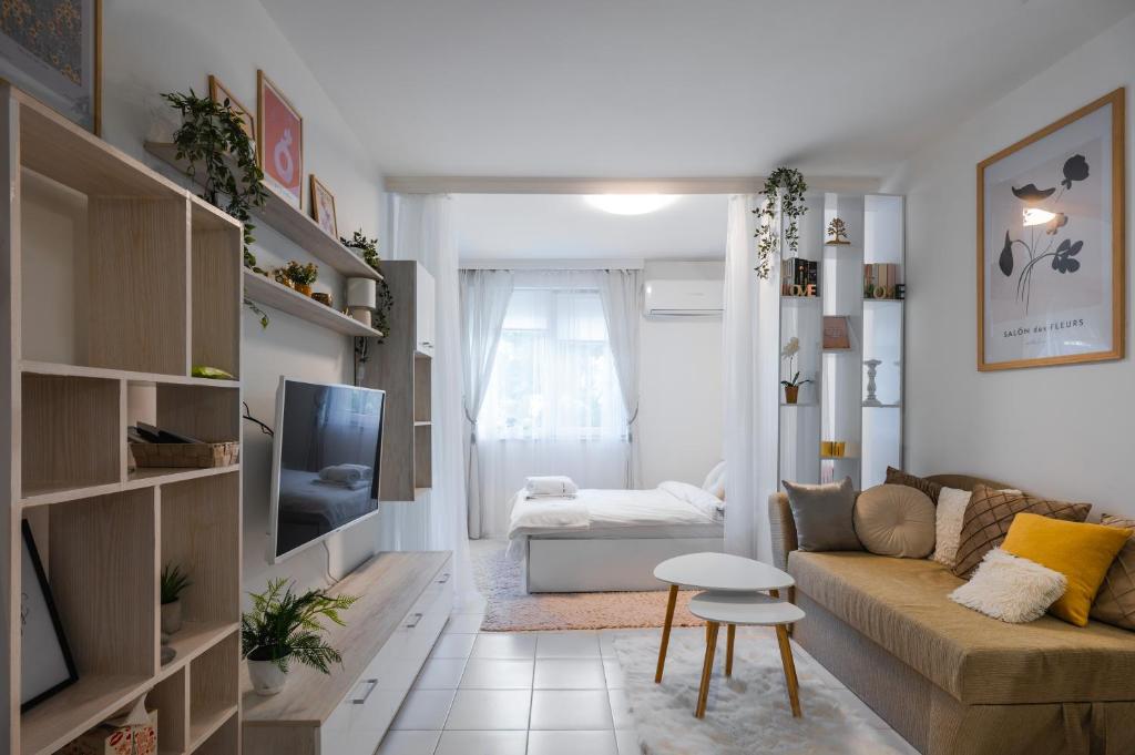 Cozy Studio - Your Home Away From Home