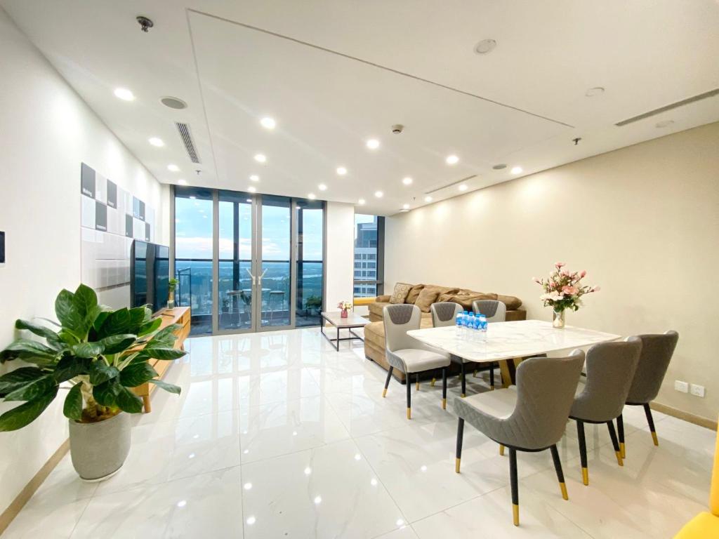 Khu vực ghế ngồi tại Landmark 81 - AirBnb