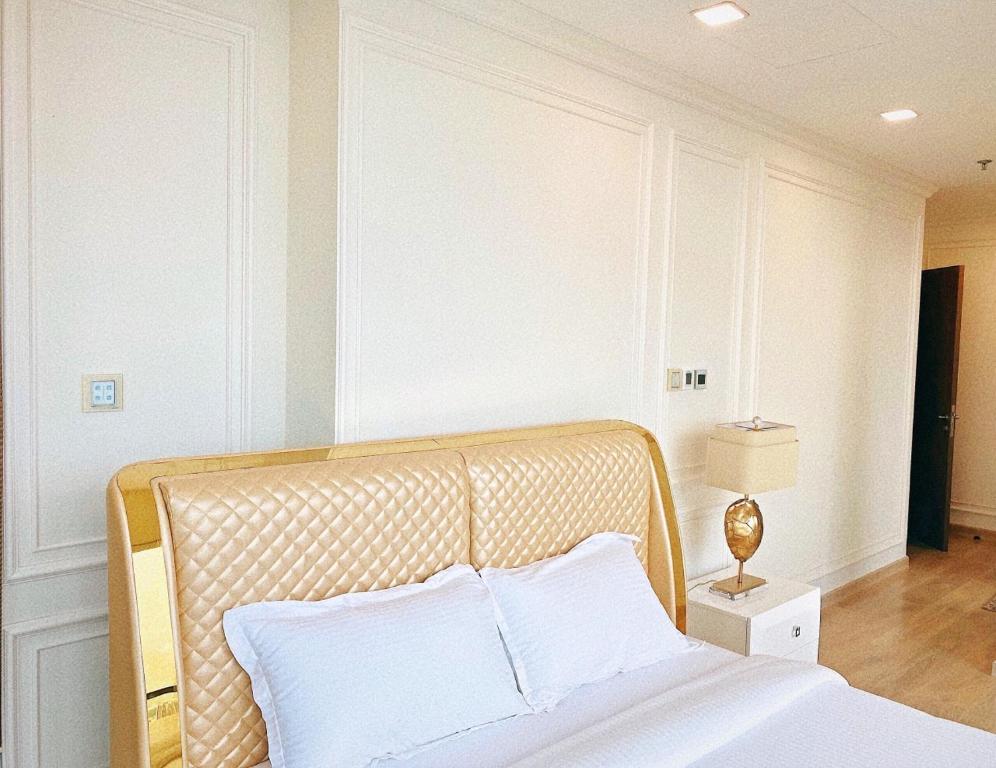 Giường trong phòng chung tại Landmark 81 - AirBnb
