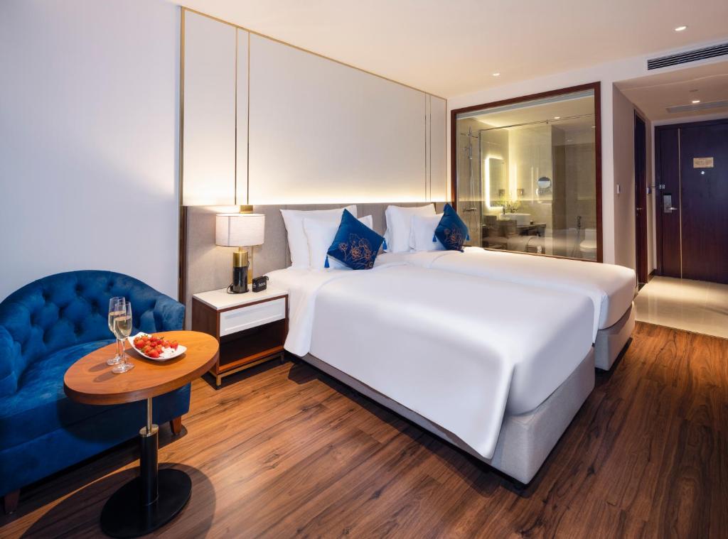 Superior Twin Connecting Room