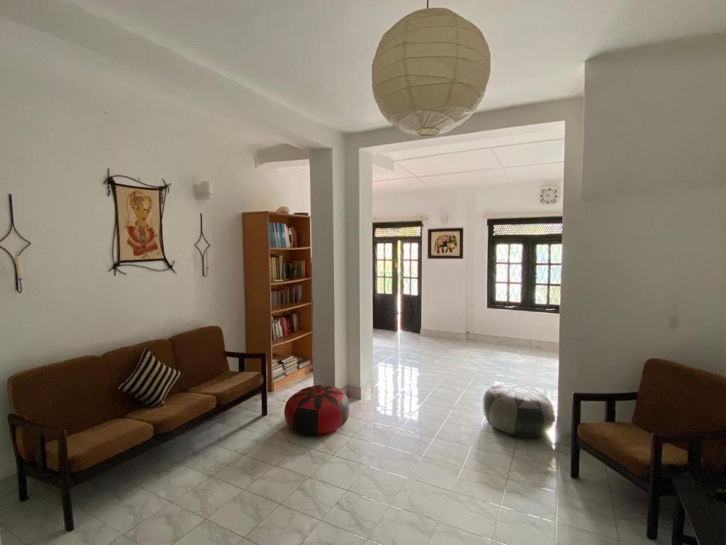 Posezení v ubytování Cloud Inn Kandy Homestay