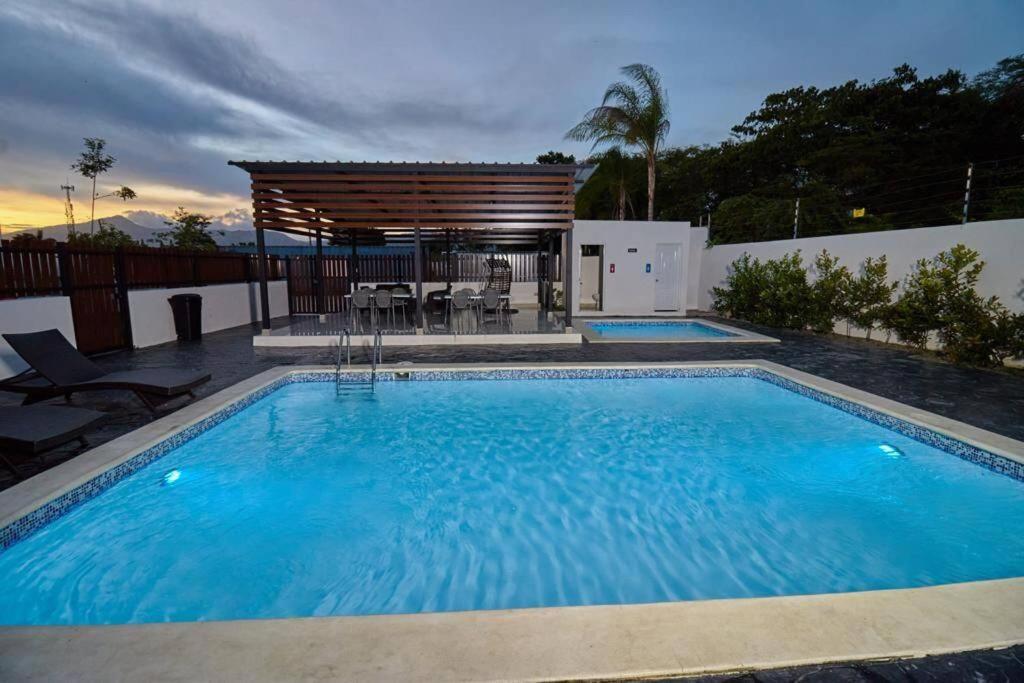 Bazén v ubytování Hermoso apartamento Porto Sole nebo v jeho okolí