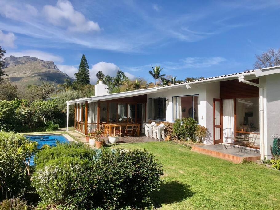 Modern classic family home, Stellenbosch (precios actualizados 2025)