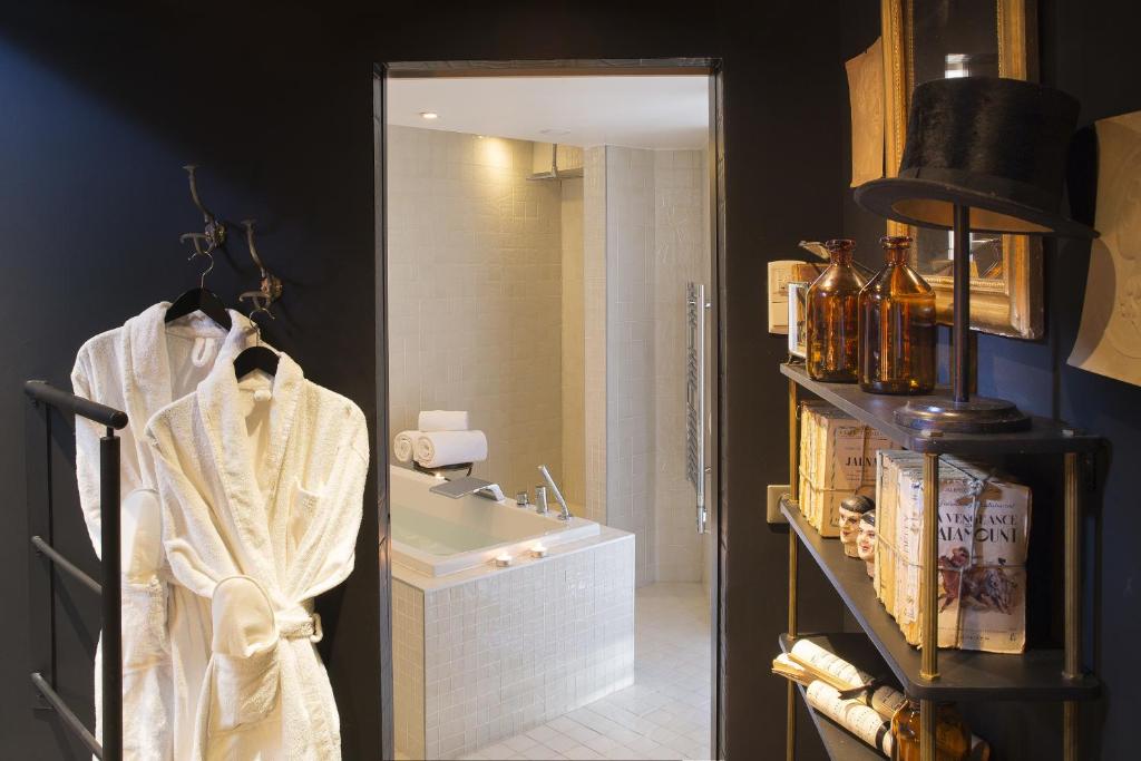 Hotel Le Chat Noir - Resim 40