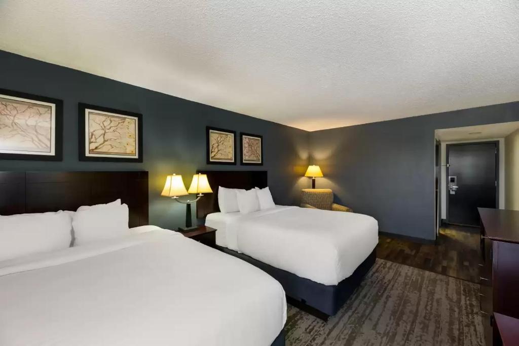 Clarion Hotel San Angelo near Convention Center - Queen Room With Two Queen Beds - Non-Smoking