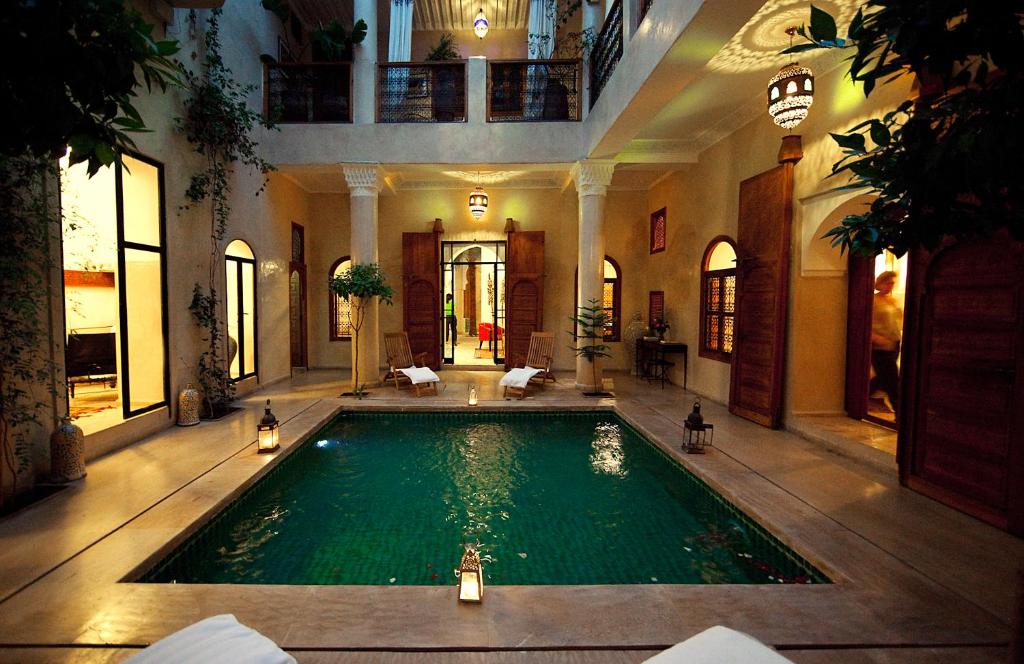Bazén v ubytování Riad Dar Justo Hotel Boutique & Spa nebo v jeho okolí