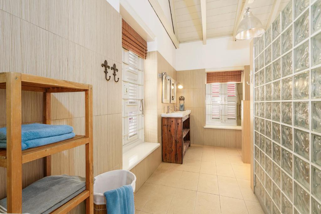 Postel nebo postele na pokoji v ubytování Villa Tokara