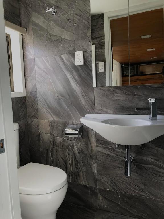 Onehunga Garden Tinyhouse with parking - Resim 6