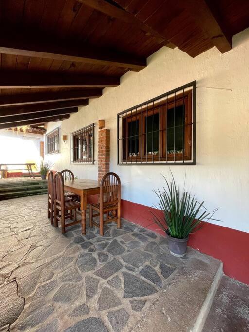 Restaurace v ubytování Cabaña Ledesma