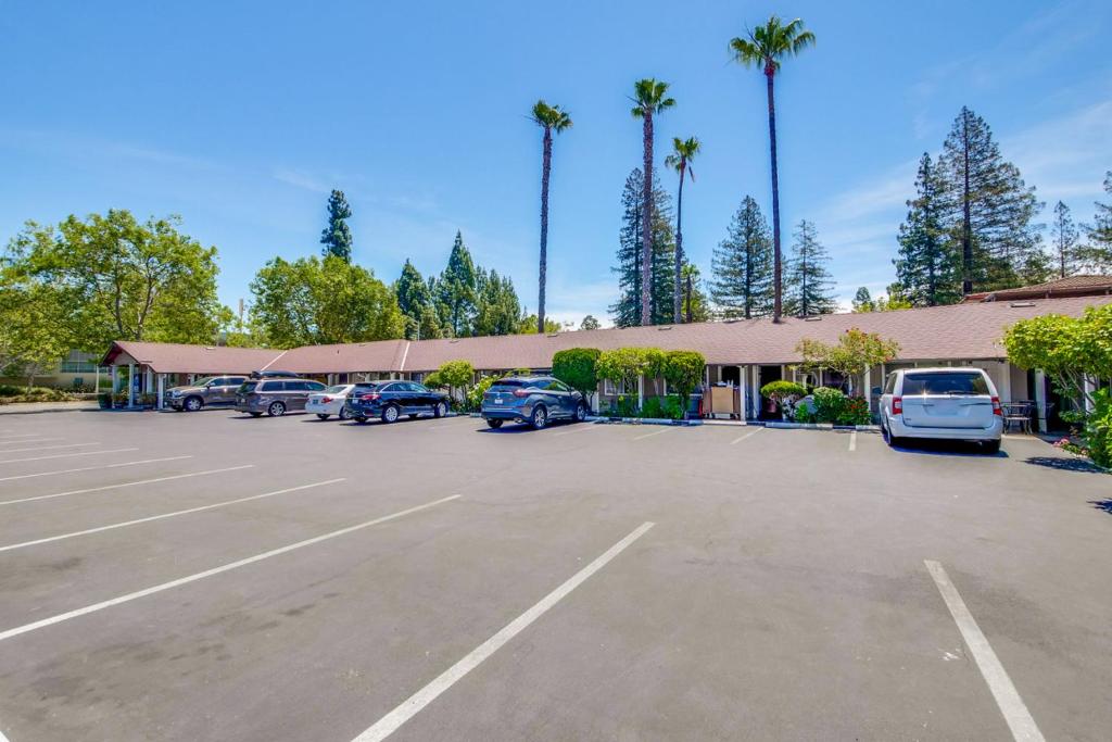 STANFORD SHOPPING CENTER PARKING LOT TOUR IN PALO ALTO CALIFORNIA