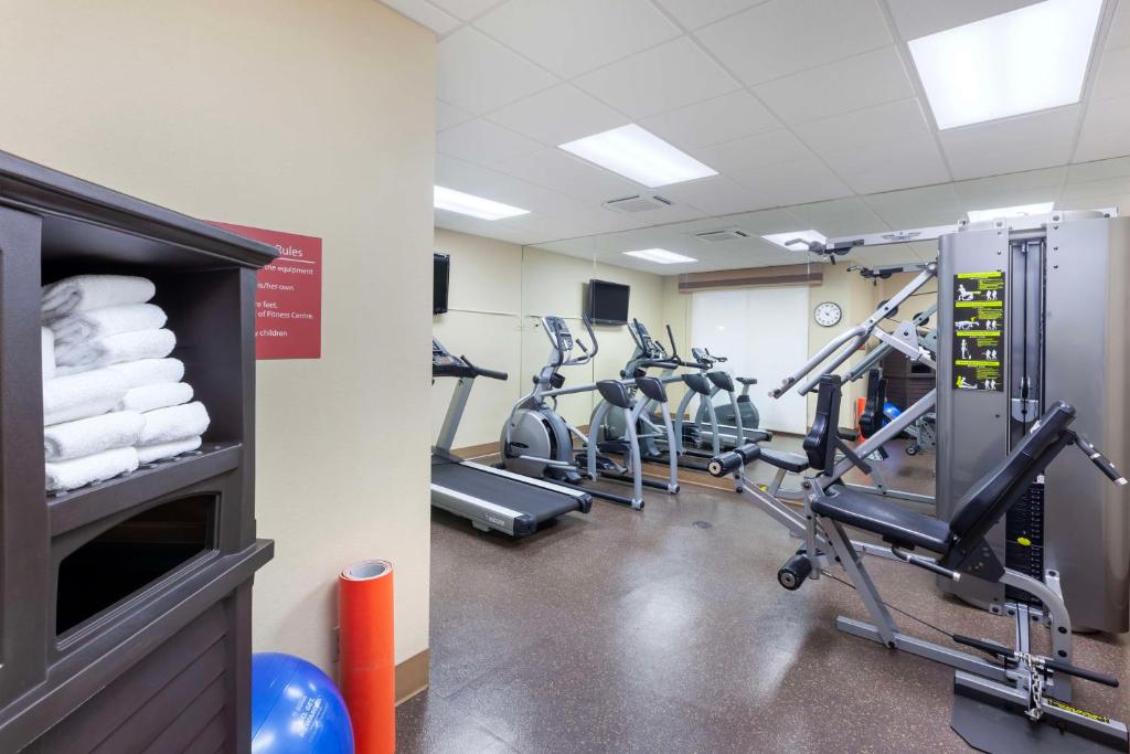 Fitness centrum a/nebo fitness zařízení v ubytování Best Western Plus Muskoka Inn