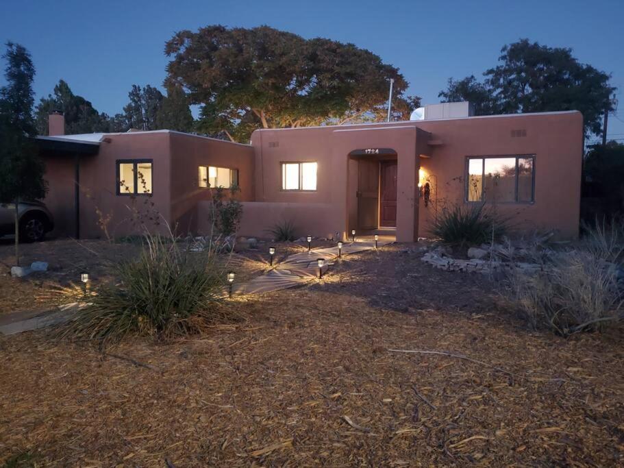 Cozy home with fireplace and hot tub., Albuquerque Updated 2023 Prices