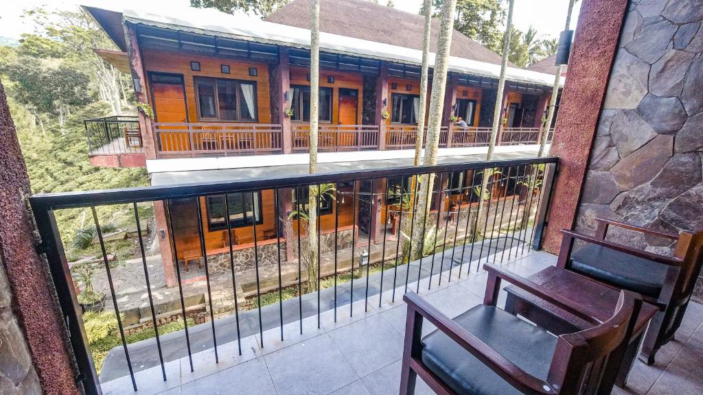 Balkón nebo terasa v ubytování Kebun Teh Wonosari Rollaas Hotel & Resort