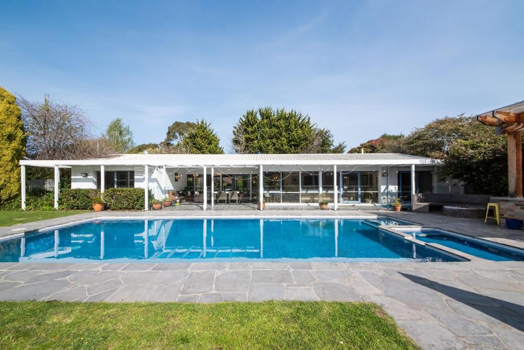 Holiday Vibes with Endless Outdoor Entertainment, Rosebud