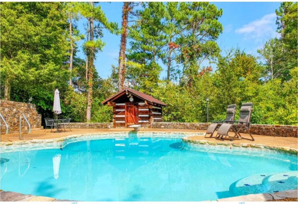 Haleywood - Private 125 acres on Lake Douglas with 2 cabins, Sleeps 12,  Seasonal Pool, Sevjervila – aktuālās 2024. gada cenas