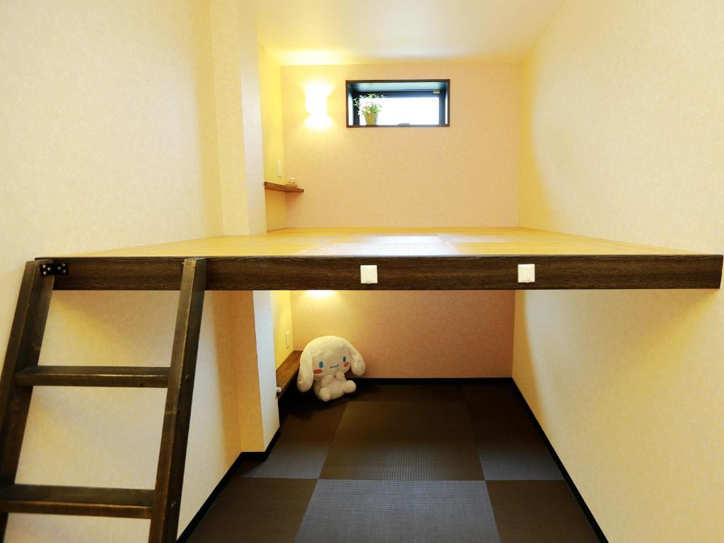 名古屋 Sakuraya 全屋抗菌涂层预防处理 6分钟直达名古屋车站 2间独立卫生间 2间独立淋浴房 4间卧室にある二段ベッド