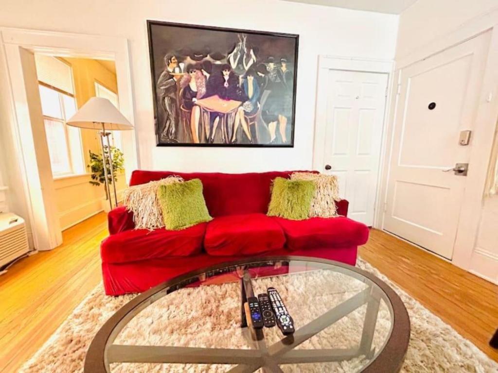 Walk to Downtown King bed, Sarasota (updated prices 2024)