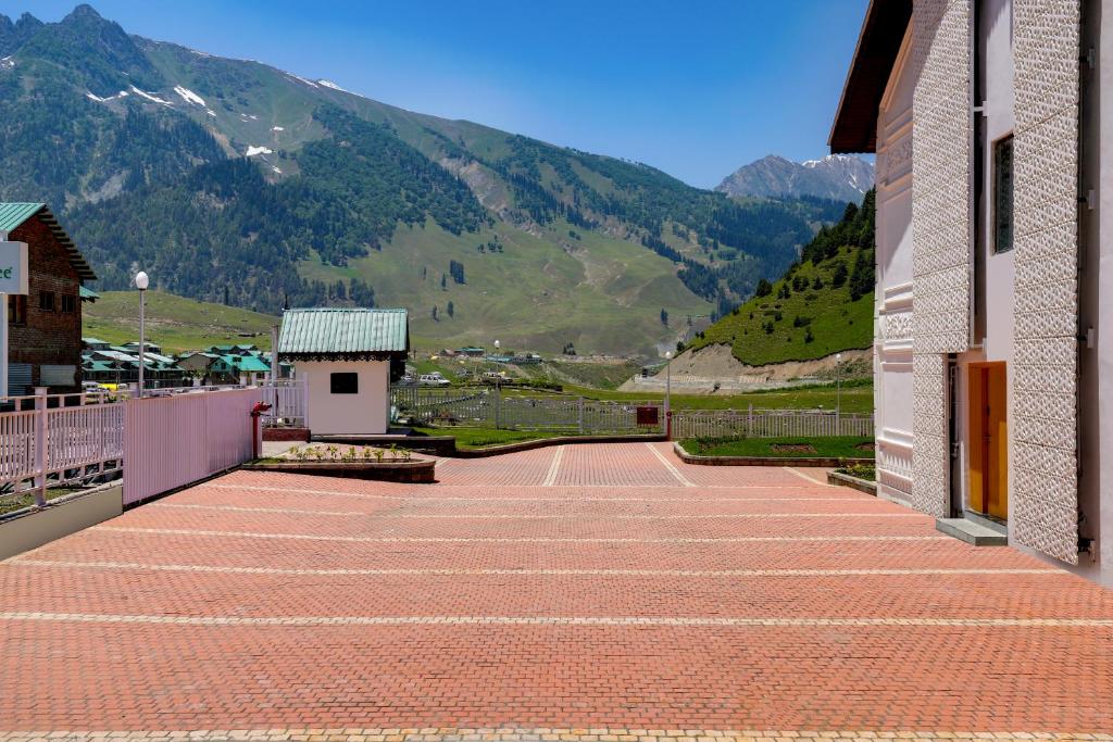 Nespecifikovaný výhled na hory nebo výhled na hory při pohledu z hotelu