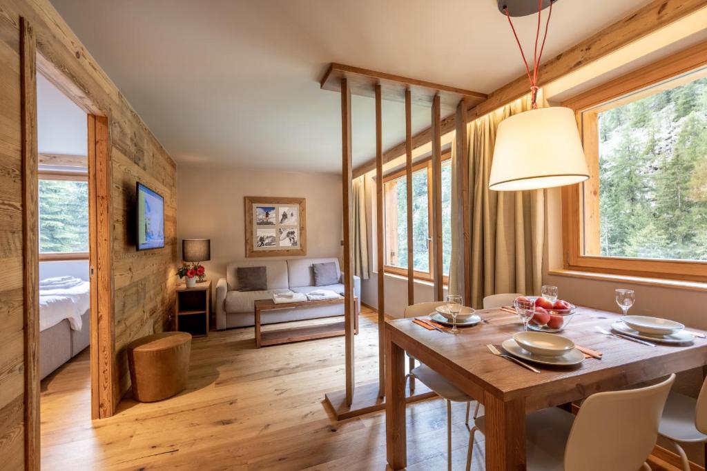 Posezení v ubytování SWISSPEAK Resorts Zinal